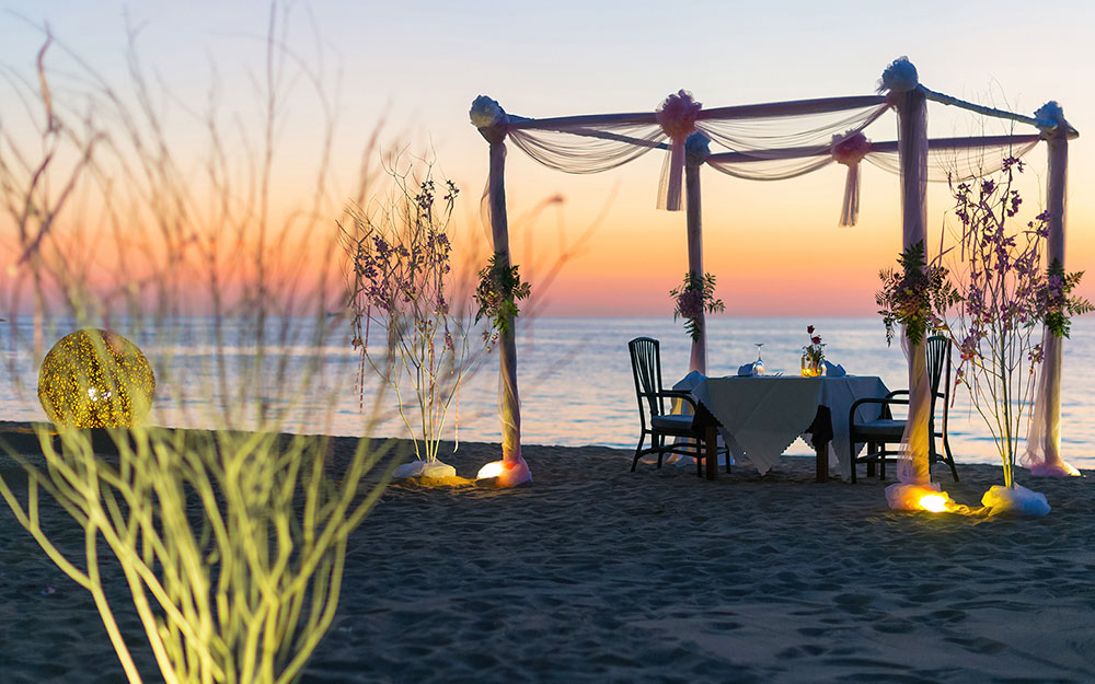 une nuit à la belle étoile sur une plage paradisiaque privée avec un service de majordome