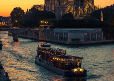 Soirée sur la péniche Le Calife