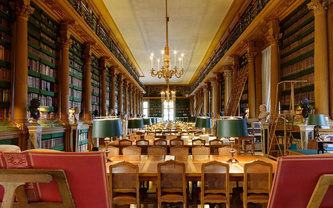 Salle de lecture de la bibliothèque Mazarine, vue vers le Nord.